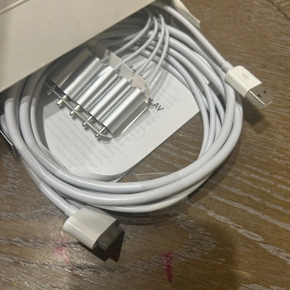 Apple Component AV Cable MB128LL/B, New in Box